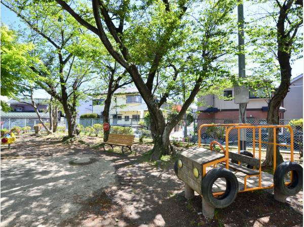 汐見児童遊園　徒歩3分(約170ｍ)