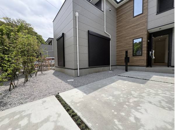 玄関アプローチ