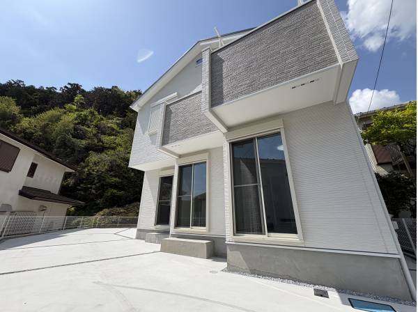 周りには遮るものがないので、日当たりも良好です！