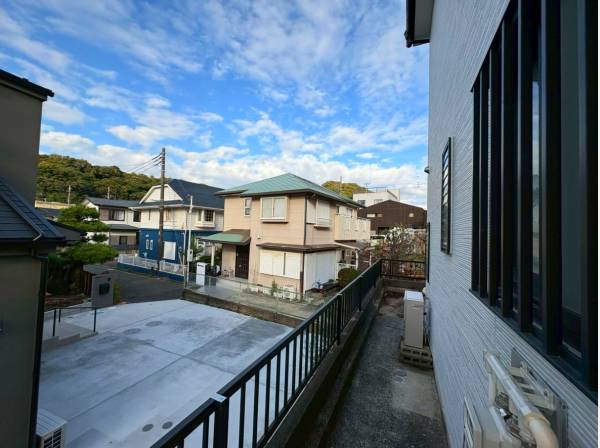 付近は緑豊かな環境でございます