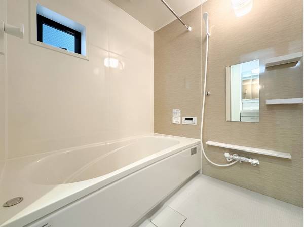 優しいトーンが安らぎを与えるバスルーム