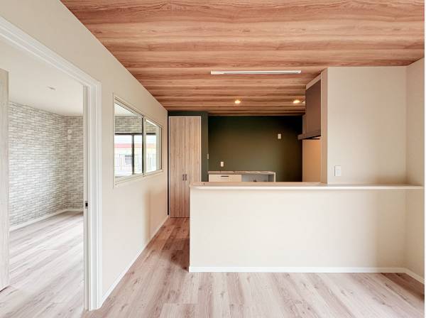 2階には2ベッドルームとLDK