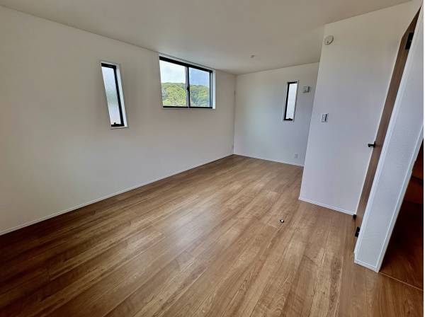 3階建てなので、上に上がるほど明るいですよ！