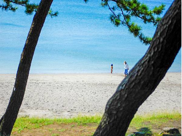 一色海岸まで約1300ｍ　海とも気軽に触れ合える距離