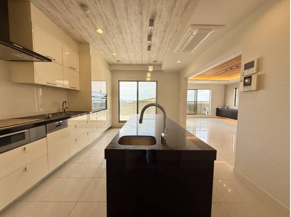 海外のように広いキッチンスペース！