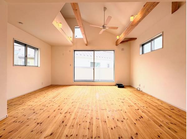 木の温もりを感じる暖かいLDK