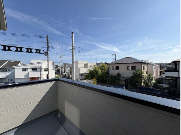 バルコニーからの眺めも気持ちが良いです