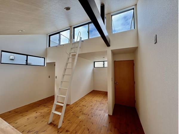 2階も開放的な作りです。