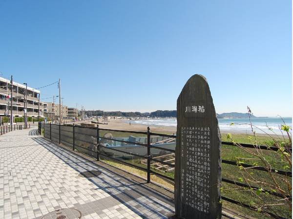 由比ヶ浜海水浴場まで徒歩4分（約320ｍ）
