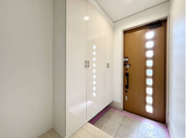 ゆとりある玄関スペース