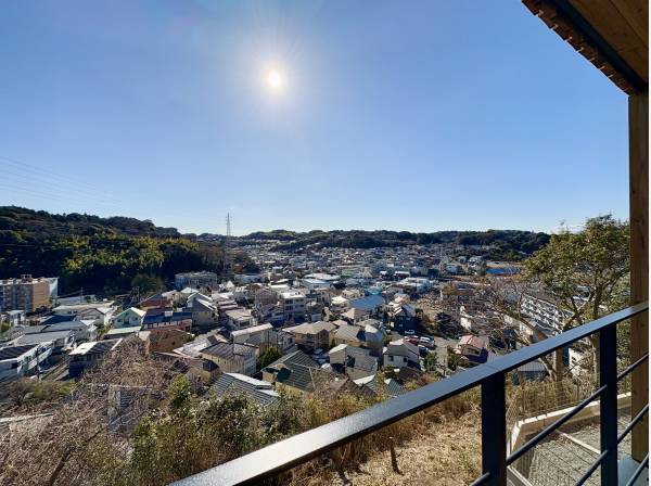 高台のため鎌倉の街並みを一望できます