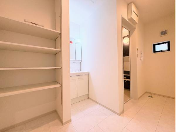 収納スペースも多いサニタリールーム