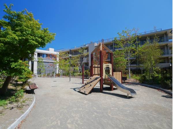 東海岸南葵公園まで徒歩2分（約140m）