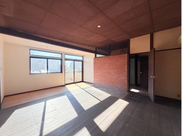 暖炉がおけそうな応接間