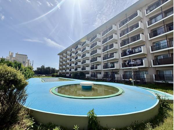 夏限定のプール付き