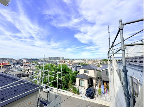 広い空と街並みを一望できる大パノラマ！開放感のある眺望です