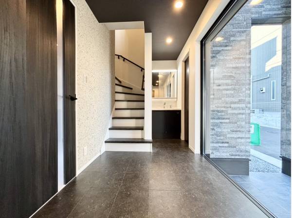 ホテルライクな玄関スペース