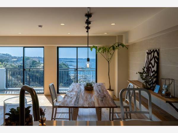 家族団らんの素敵な時間/サンセットタイムは息を飲む夕日をご覧頂けます