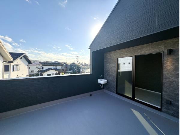 開放感が広がるバルコニー空間