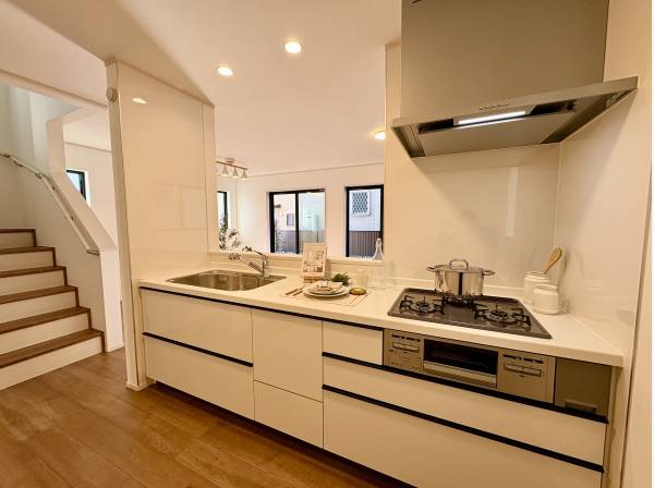 キッチンは食洗器付きのシステムキッチンになります