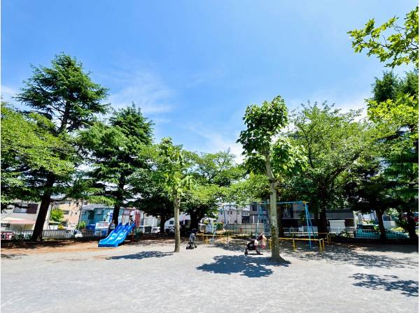 若尾山公園まで約160m・徒歩約2分