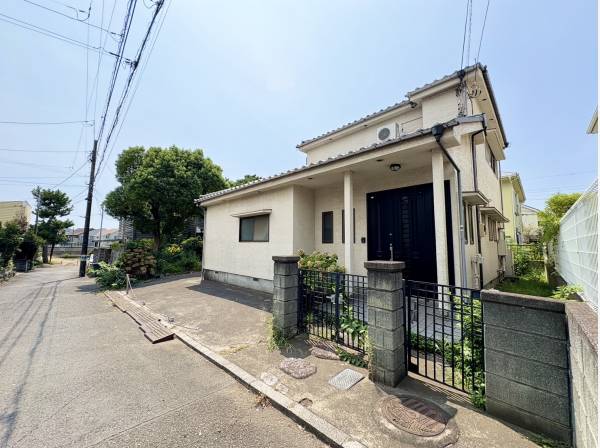 フラットアプローチで、ストレスなく駐車できます。