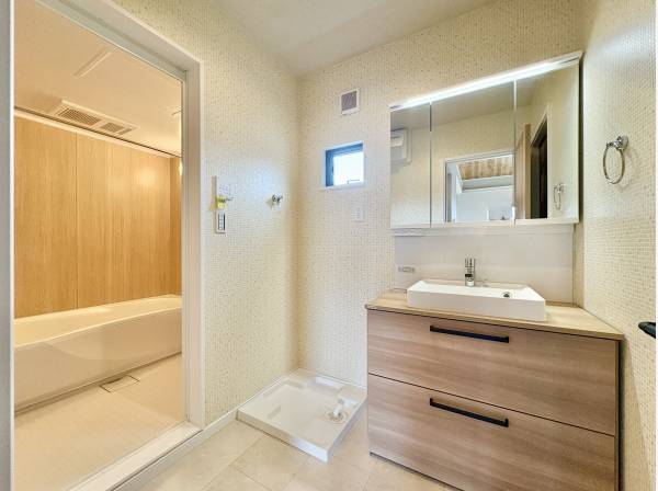 毎日使用する洗面室、ご家族で使用する場面をご想像ください