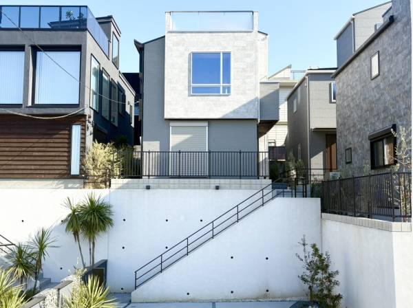 耐震等級3や長期優良住宅の認定を受けた安心感ある建物です。