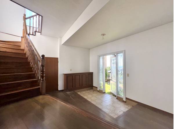 ゲストを優雅に迎える、ゆとりの玄関