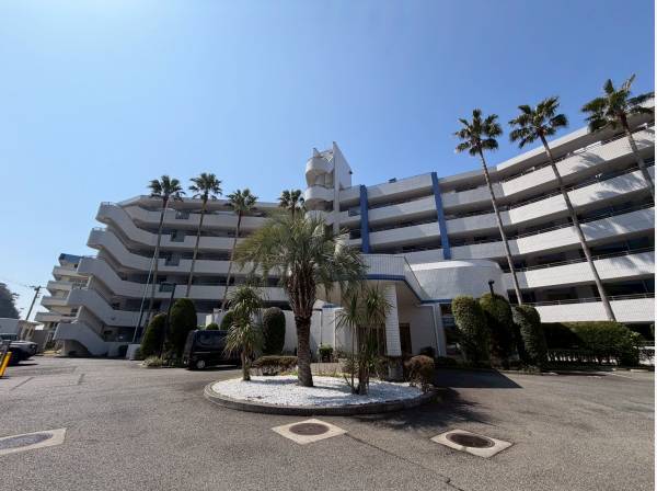 マンション外装からわくわくするリゾート味満載！