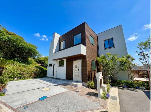 鎌倉山の閑静な住宅街の邸宅です。