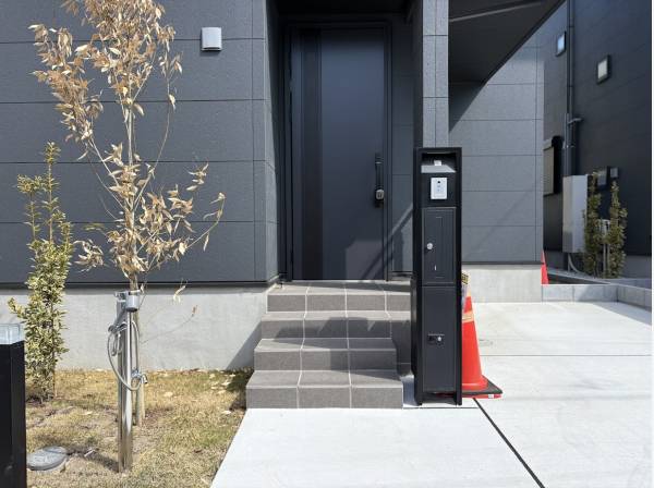 玄関アプローチ