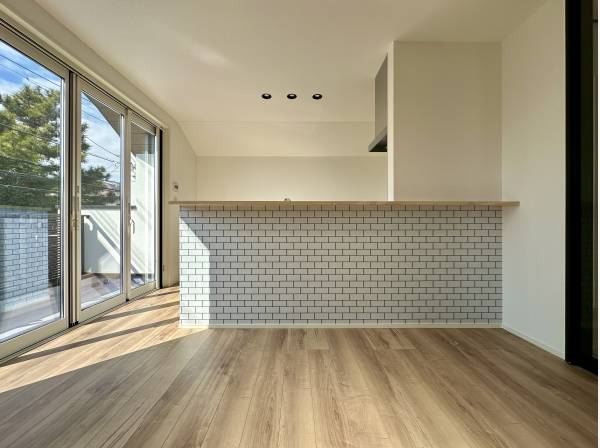 トクラス社のキッチン/陽当たりもご覧の通りです