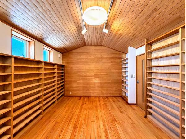 約10帖のお部屋は趣味のお部屋としてもお使いいただけます