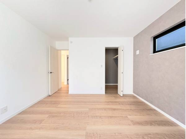 それぞれの居室にはクローゼット収納、大容量のWICも！