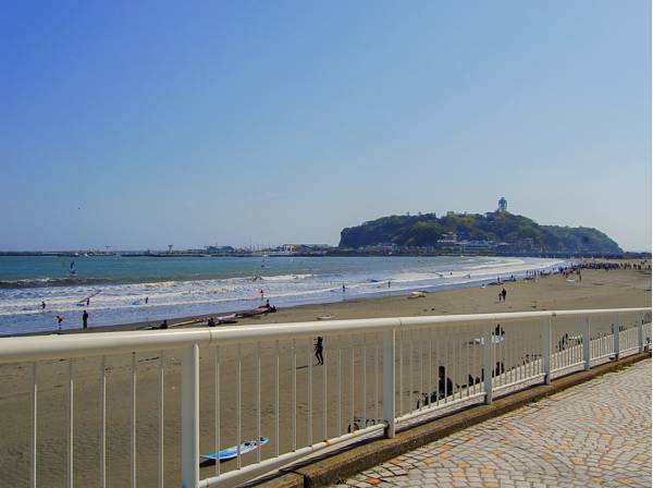 片瀬東浜海水浴場まで約240m・徒歩約3分！