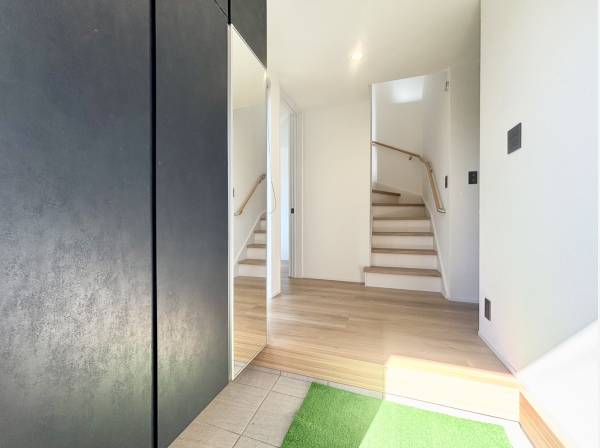 ゆとりのある玄関スペース