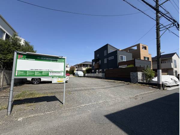 南東道路に面し、陽当りにも優れた土地