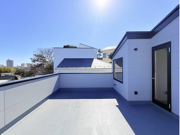 12.5帖の開放感あふれるルーフバルコニー