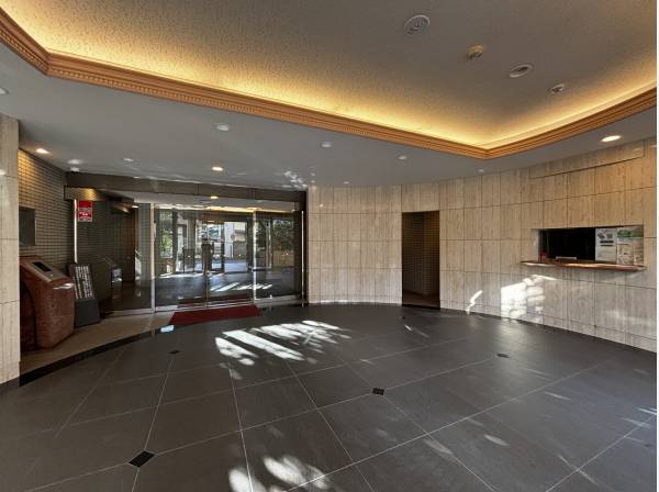 ホテルライクなエントランスが出迎えてくれます