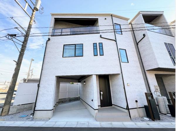 雨の日に嬉しいインナーガレージ付き