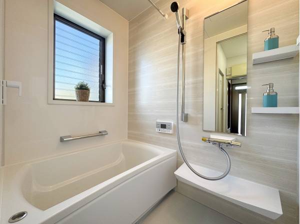 ピカピカのバスルームが新生活を待っていますよ♪