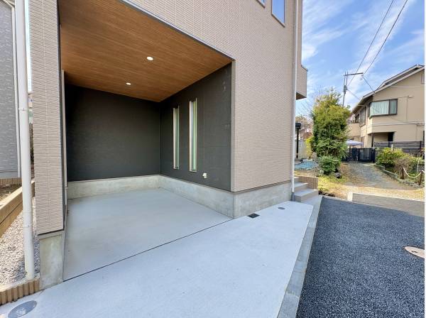 ビルトイン車庫です