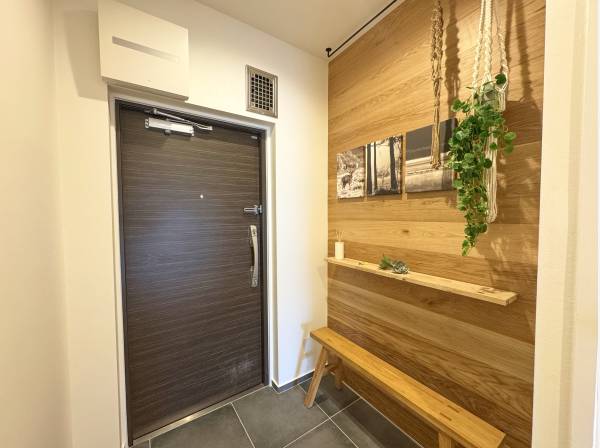 共用部の玄関ドアは全館一斉交換済み。