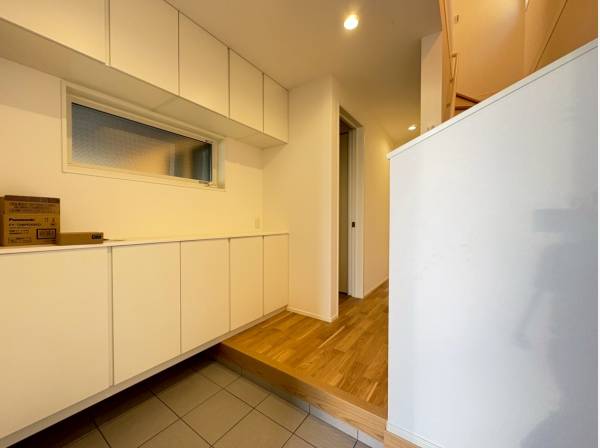 エントランスは大容量の収納スペース！