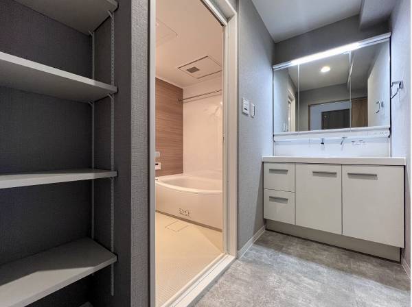 暖房機能付きのバスルームは寒い冬ものんびりバスタイムを満喫できそう