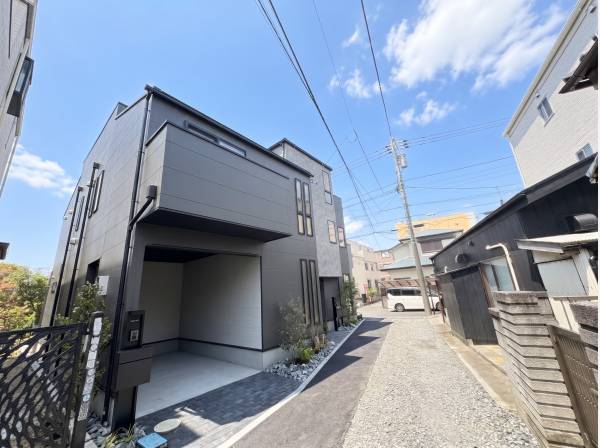 シックな外観がお出迎え！※外構はAIイメージ