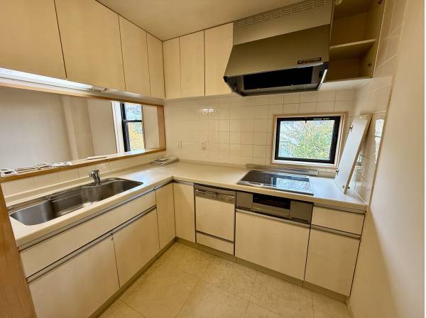 食洗器完備のシステムキッチン