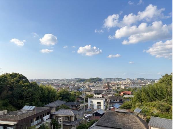 鎌倉の街並みを望むお住まい