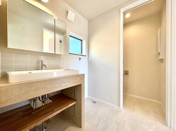 大工さんが手作りの洗面台